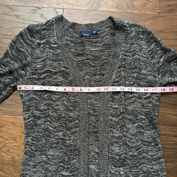 Grey Cardigan sweater size small - Picture 9 of 10